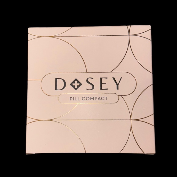 Dosey Pill Compact - Picture 10 of 14